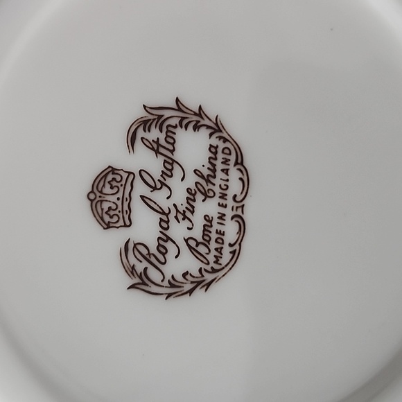 Royal Grafton Teacup and Saucer , Burgundy Gold Teacup , Bone China Tea Cup - Picture 4 of 6